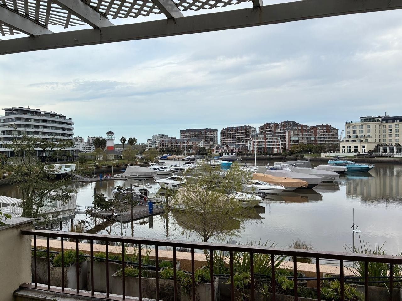Departamento en alquiler en Terrazas de la Bahía