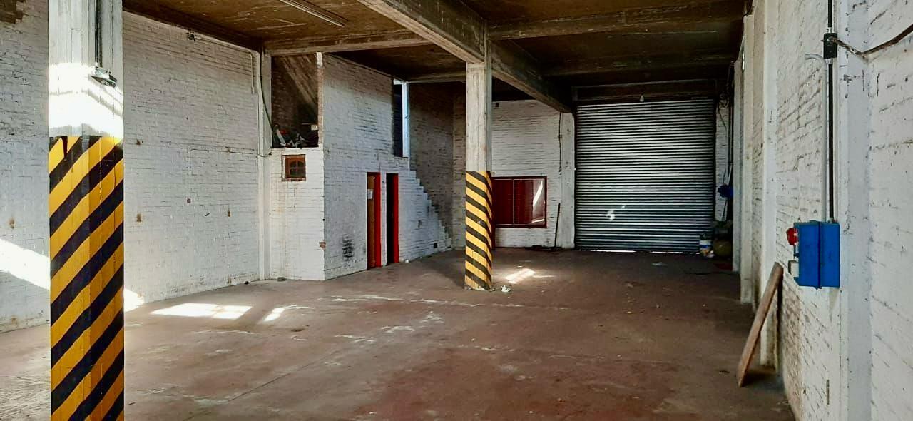 Depósito con cochera en venta en Quilmes – USD 270.000 - foto 1