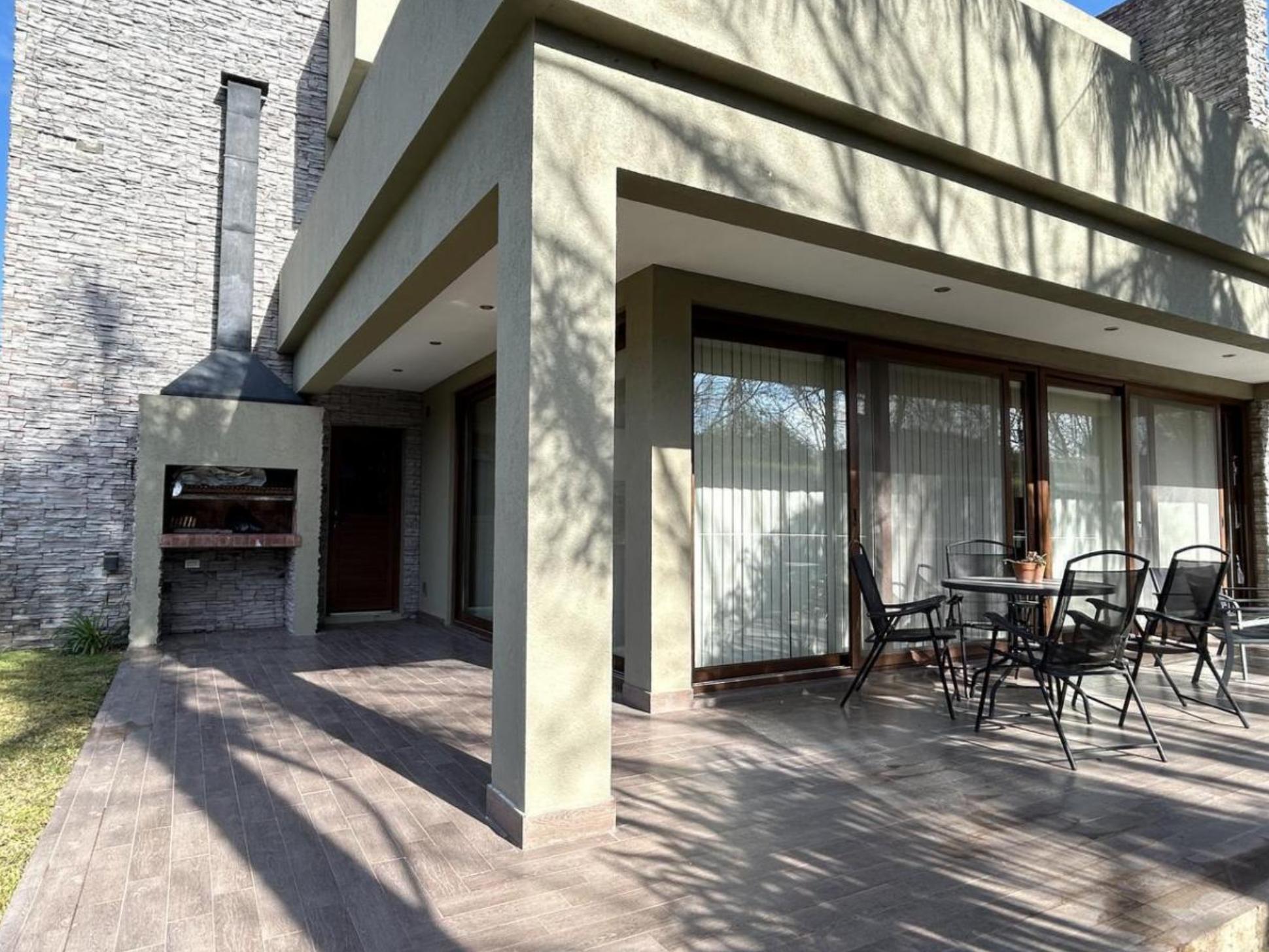 Casa en venta · Abril Club De Campo, Berazategui, GBA Sur, Provincia de Buenos Aires
