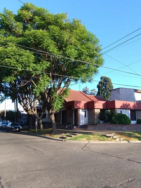 Casa en venta · Castelar Norte, Castelar, Morón, GBA Oeste, Provincia de Buenos Aires