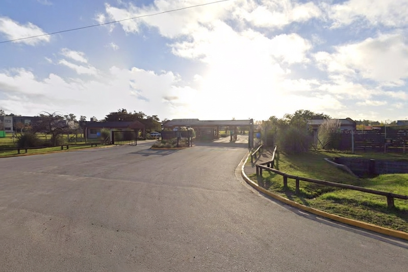 Seguridad acceso barrio.png