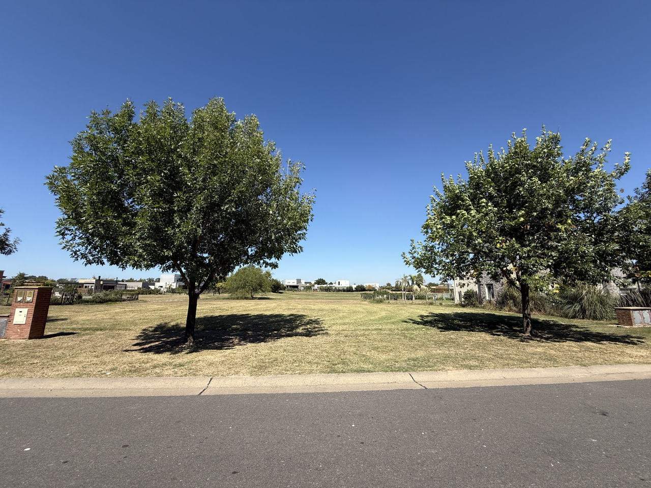 Terreno con pileta en venta en San Sebastián – USD 25.000 - foto 1