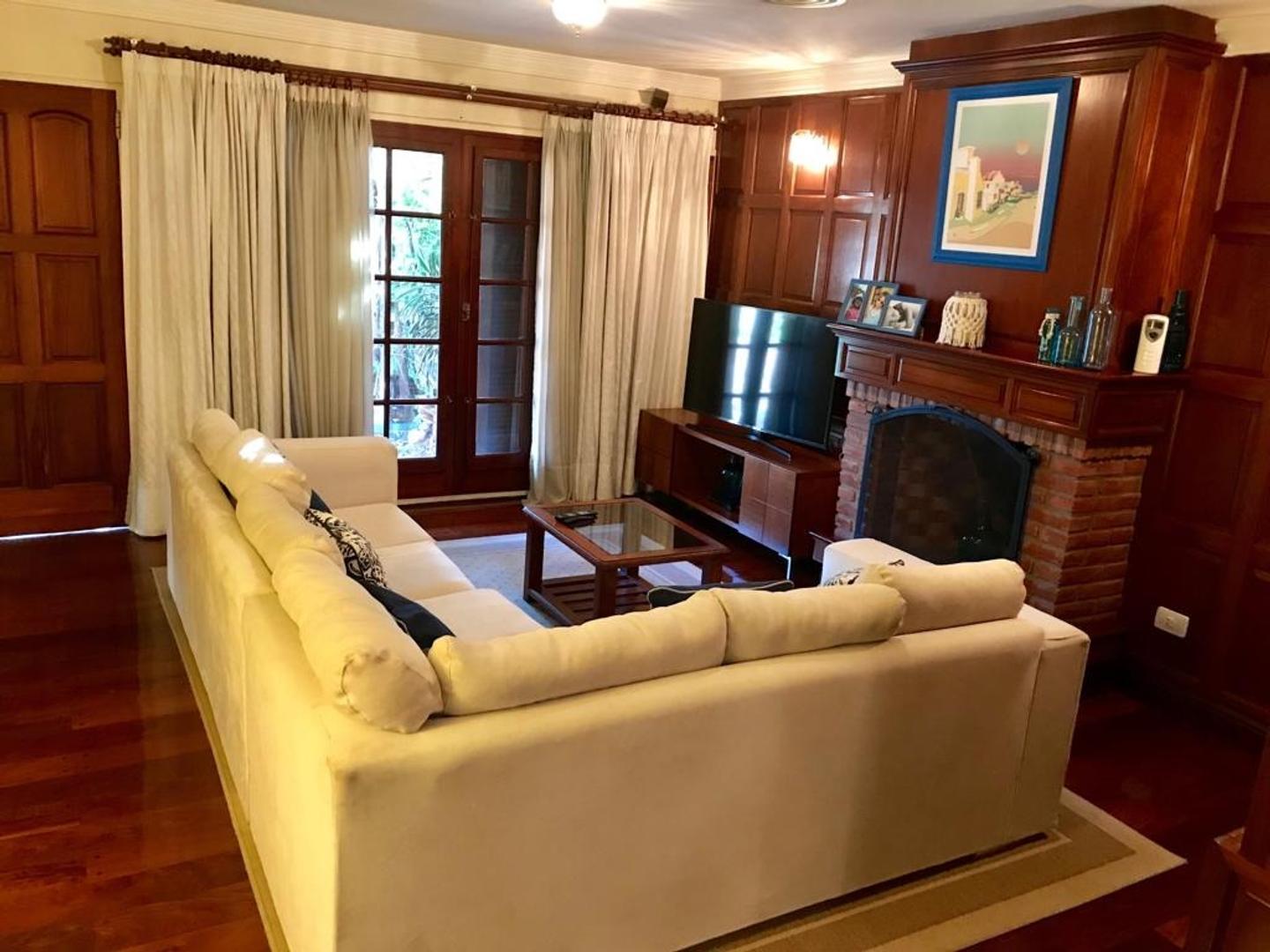 Casa en venta · Castelar, Morón, GBA Oeste, Provincia de Buenos Aires