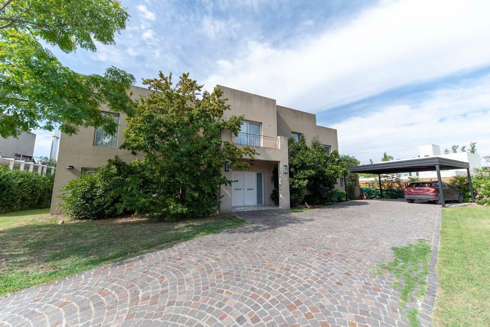 Casa en venta · Buenos Aires Village, San Miguel, GBA Norte, Provincia de Buenos Aires