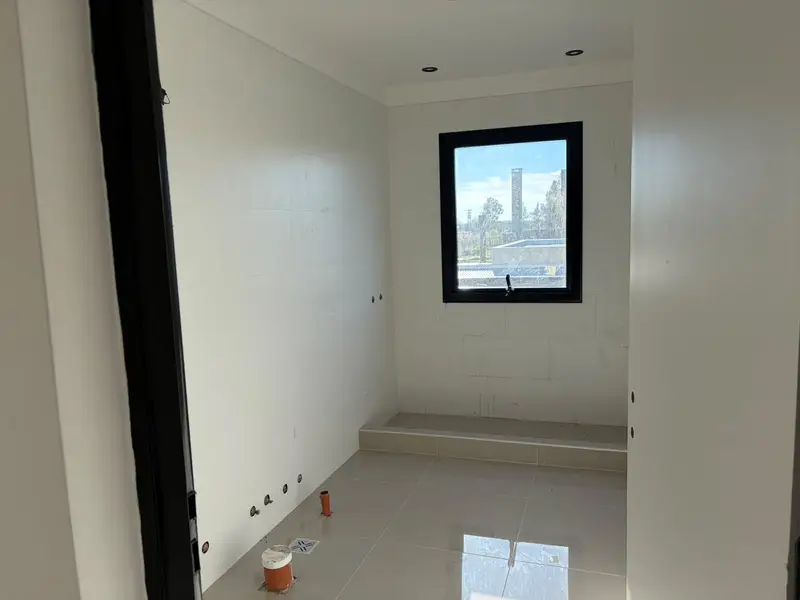 baño hab principal.jpeg