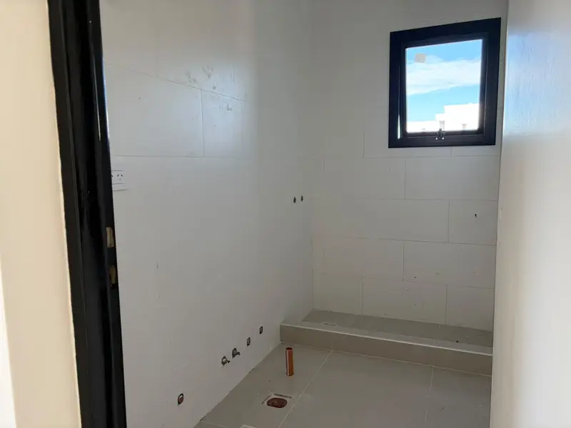 2do baño planta alta.jpeg