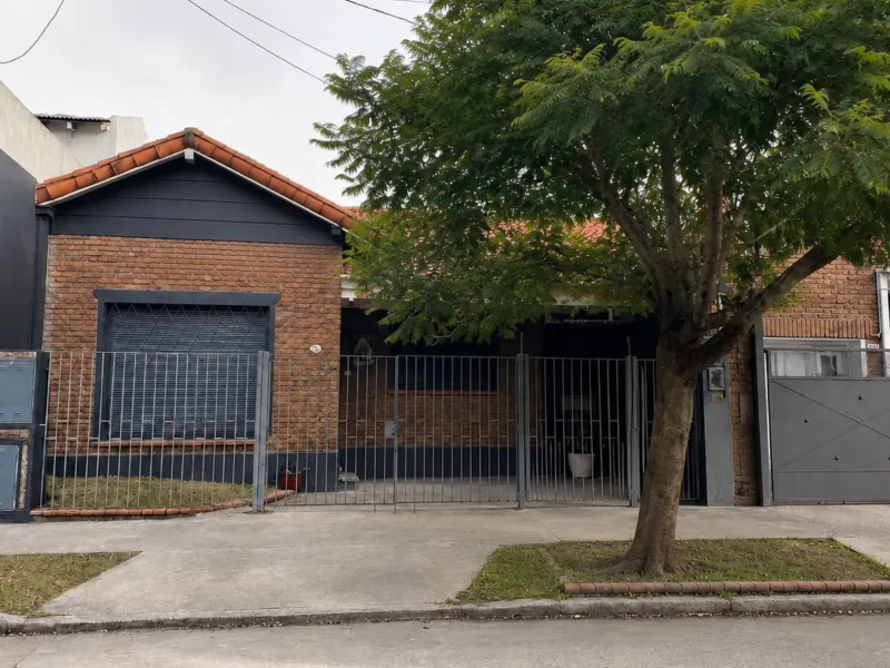 Casa en venta · Castelar Sur, Castelar, Morón, GBA Oeste, Provincia de Buenos Aires