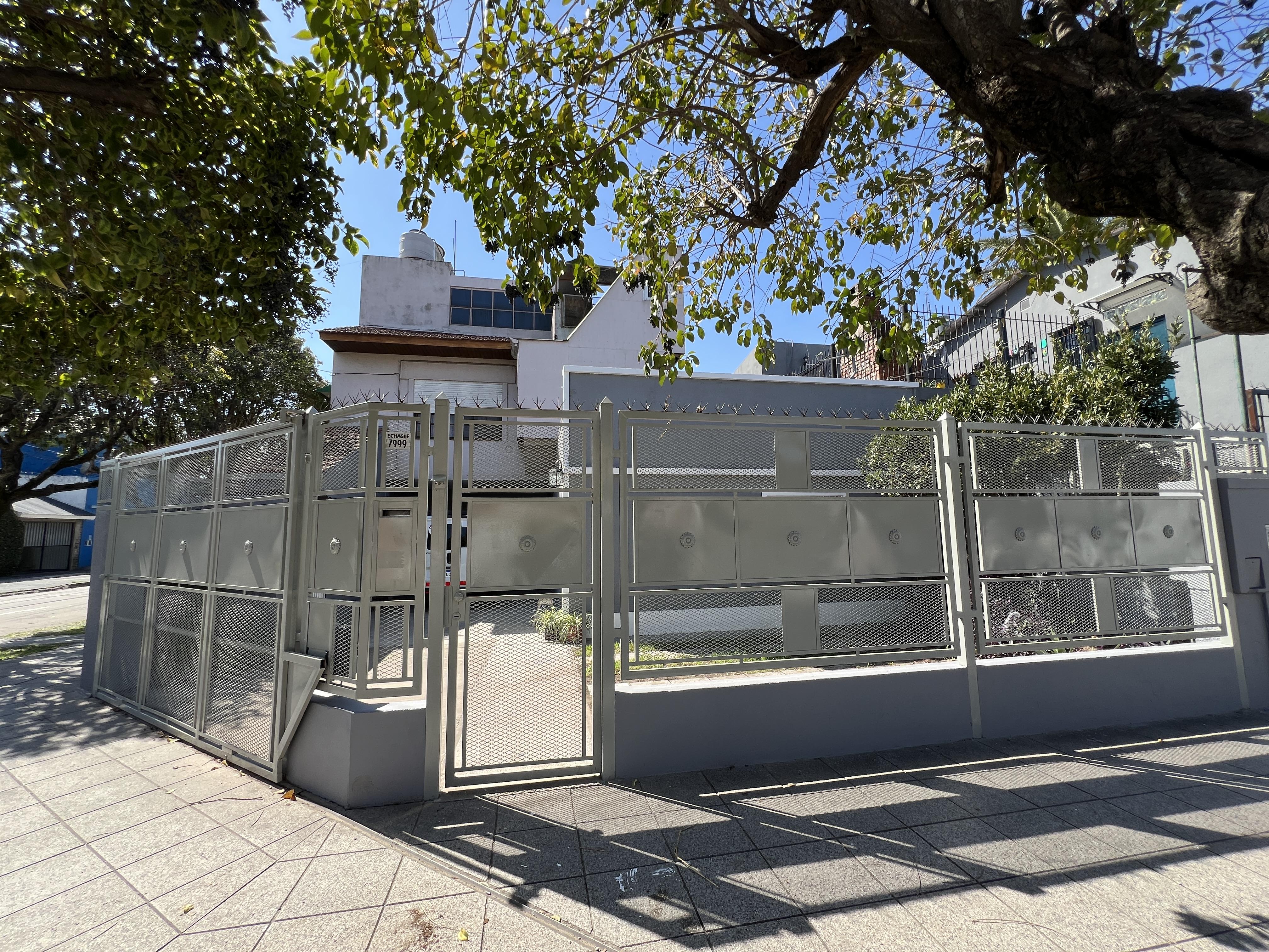 Casa en alquiler · Jose León Suarez, General San Martin, GBA Norte, Provincia de Buenos Aires
