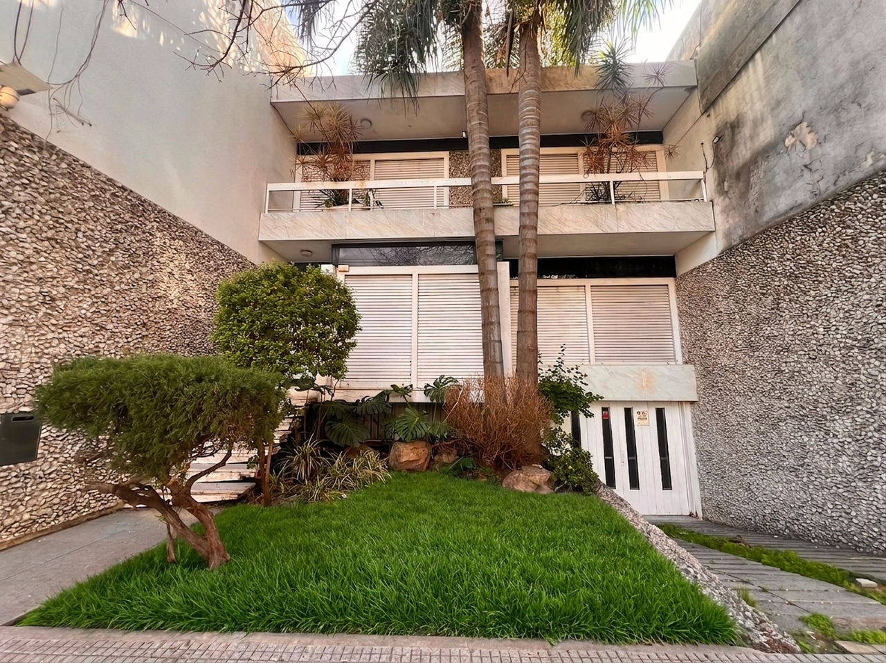 Casa de 6 ambientes en venta en Floresta – USD 378.000 - foto 1