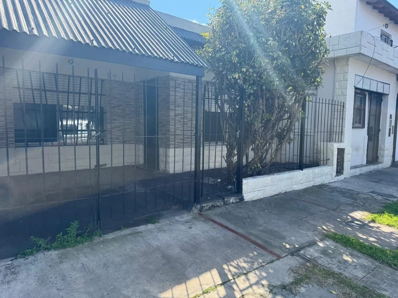 Casa en alquiler · Morón, GBA Oeste, Provincia de Buenos Aires