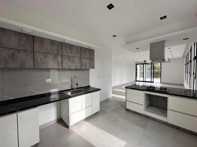 Casa en venta · Barrancas de Iraola, Berazategui, GBA Sur, Provincia de Buenos Aires Casa en venta · Barrancas de Iraola, Berazategui, GBA Sur, Provincia de Buenos Aires
