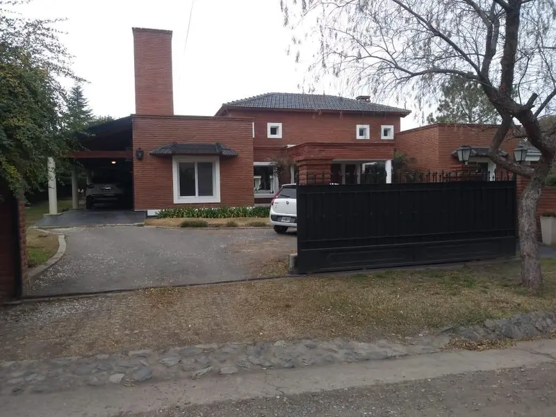 Casa en venta · Colón, Córdoba