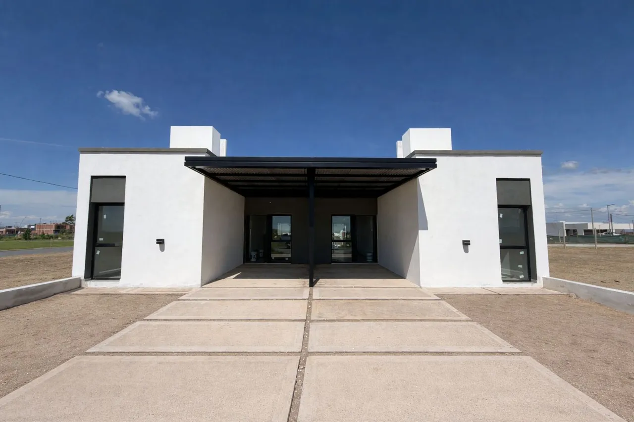 Casa en alquiler · Brisas de Manantiales