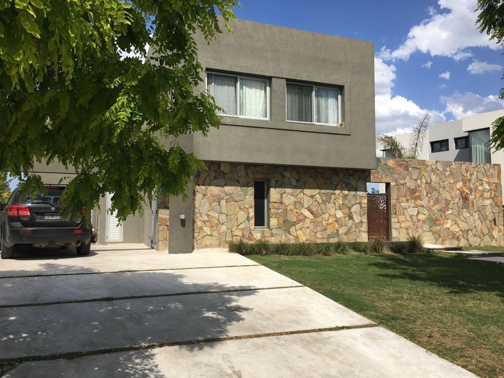 Casa en venta · El Canton - Golf, Escobar, GBA Norte, Provincia de Buenos Aires