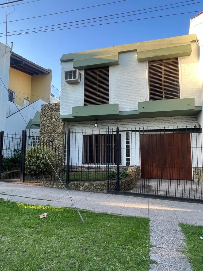 Casa en venta · Castelar, Morón, GBA Oeste, Provincia de Buenos Aires