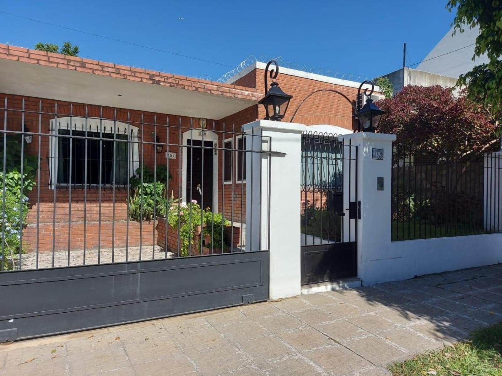 Casa en venta · Castelar, Morón, GBA Oeste, Provincia de Buenos Aires