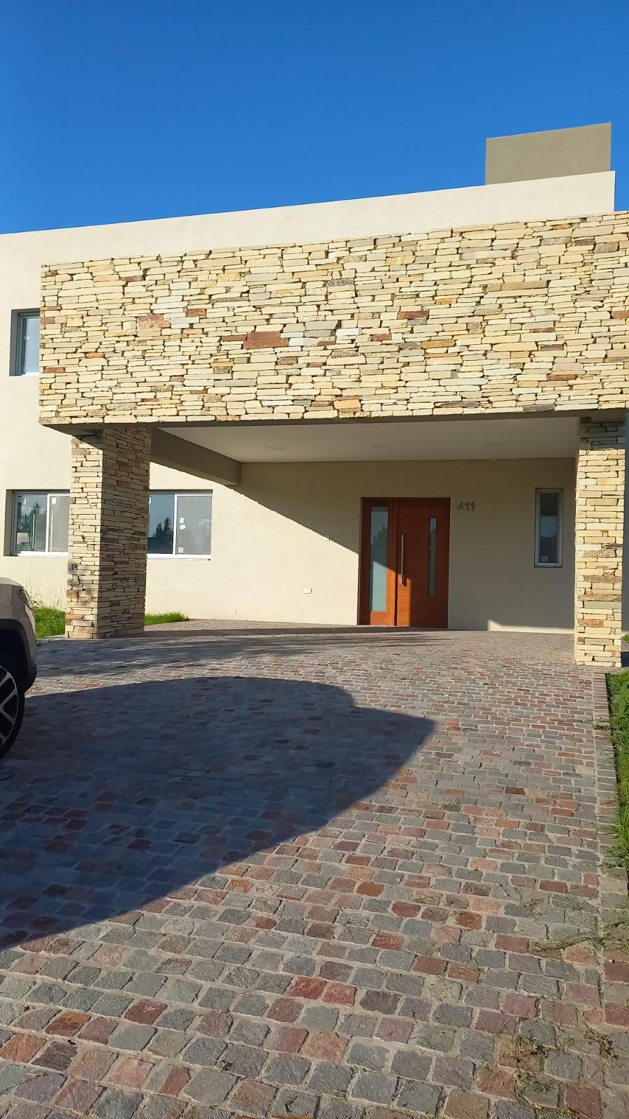 Casa en venta · Esteban Echeverría, GBA Sur, Provincia de Buenos Aires