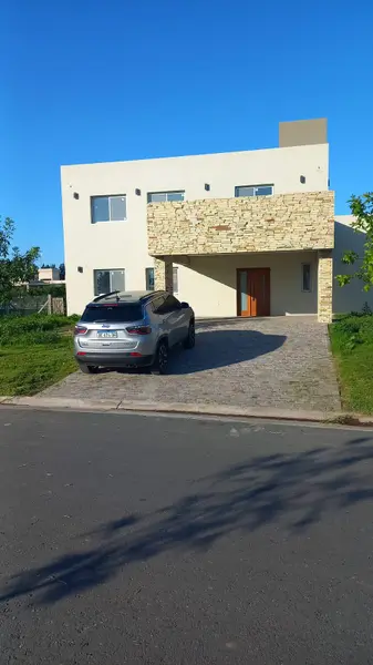 Casa en venta · Esteban Echeverría, GBA Sur, Provincia de Buenos Aires