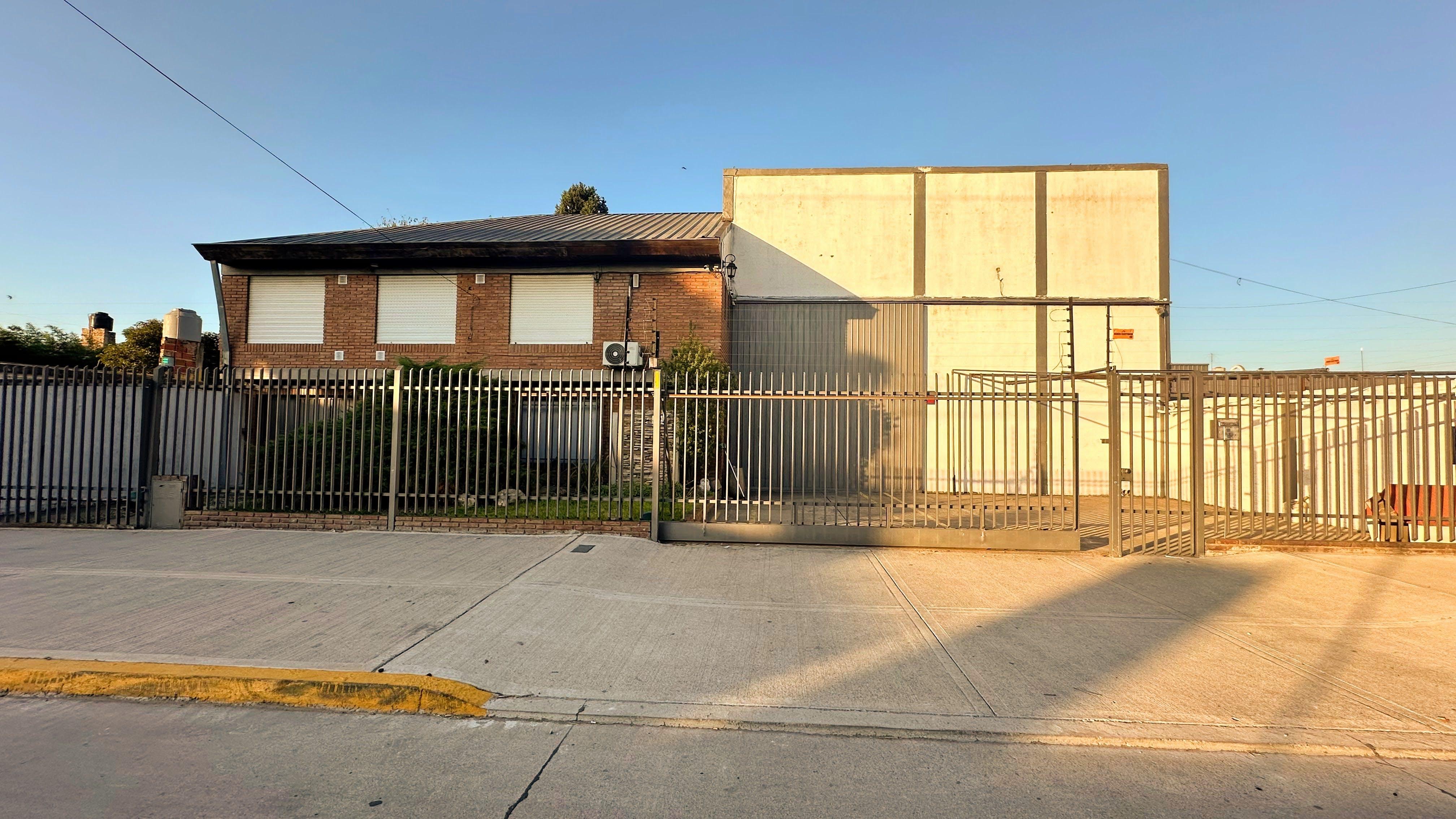Depósito en venta · Ituzaingó Sur, Ituzaingó, GBA Oeste, Provincia de Buenos Aires