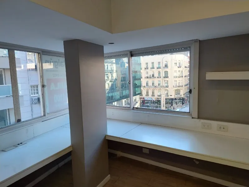 Oficina en alquiler · Retiro, CABA