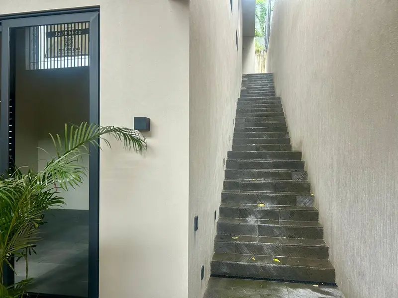 11.escalerasfueraValle.jpeg