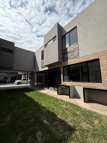 Casa en venta · Altares Residencial, Santiago, Nuevo León