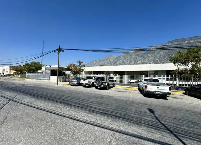 Bodega en renta · Zona Loma Blanca, San Pedro Garza García, Nuevo León