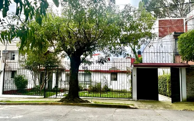Casa en venta · Lomas Verdes, Naucalpan de Juárez, Estado de México Casa en venta · Lomas Verdes, Naucalpan de Juárez, Estado de México