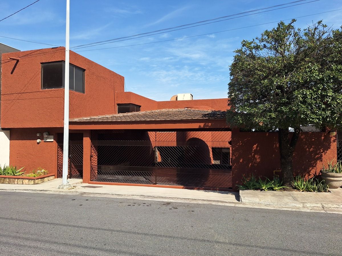 Casa en venta · Las Cumbres 4 Sector, Monterrey, Nuevo León