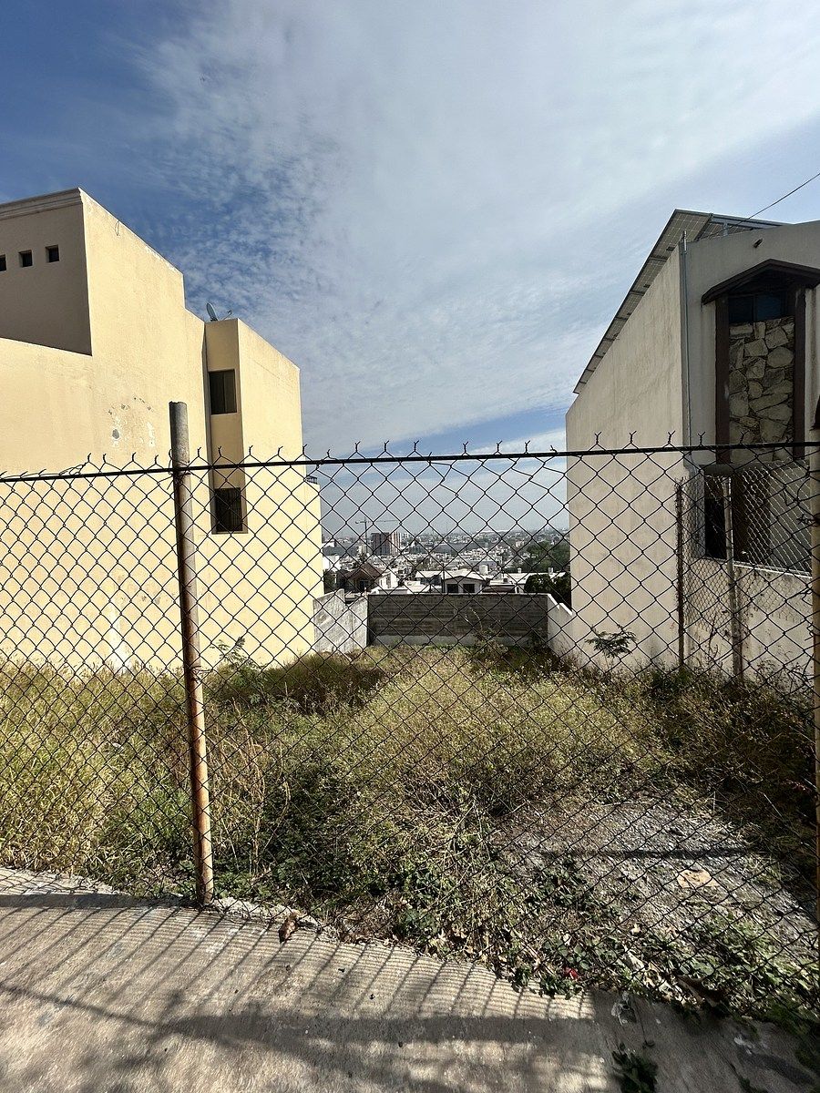 Lote en venta · Lomas del Roble Sector 2, San Nicolás de los Garza, Nuevo León