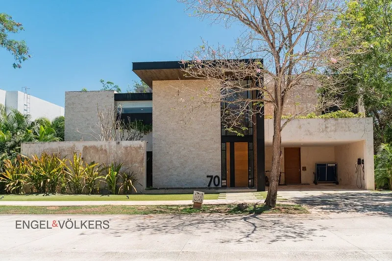 Casa en venta · Yucatán Country Club, Mérida, Yucatán Casa en venta · Yucatán Country Club, Mérida, Yucatán