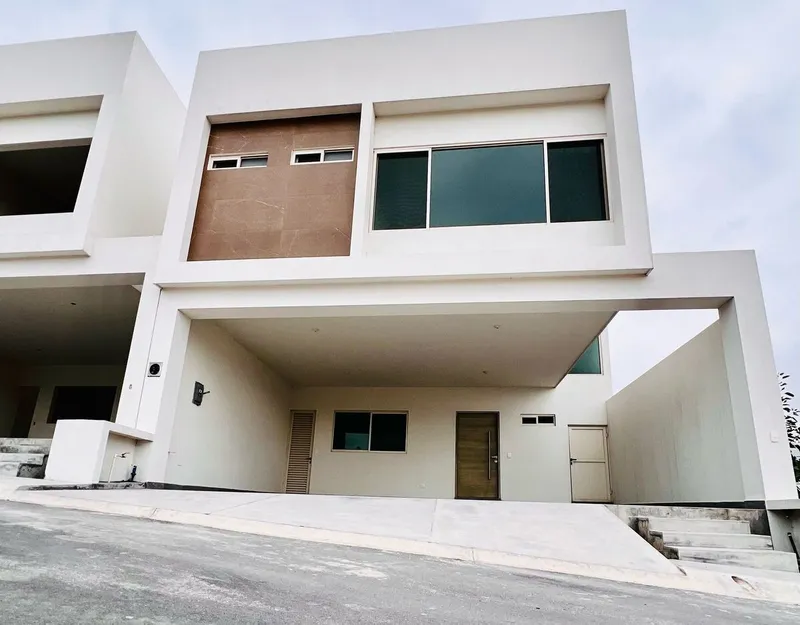 Casa en venta · Santoral, García, Nuevo León