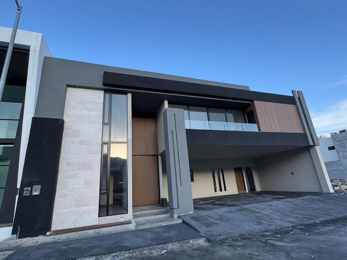 Casa en venta · Bosques de las Misiones Sector Encino, Santiago, Nuevo León Casa en venta · Bosques de las Misiones Sector Encino, Santiago, Nuevo León