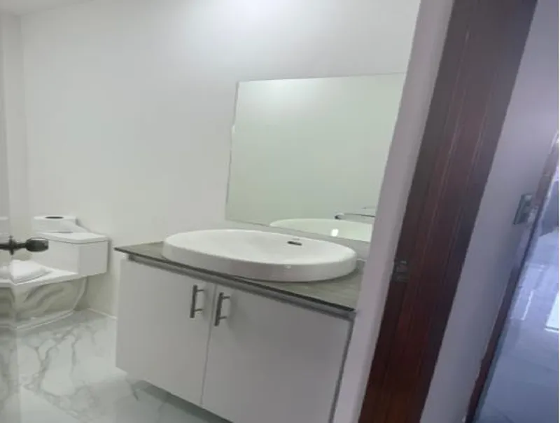 CASTELAR BAÑO SECUNDARIO.JPG