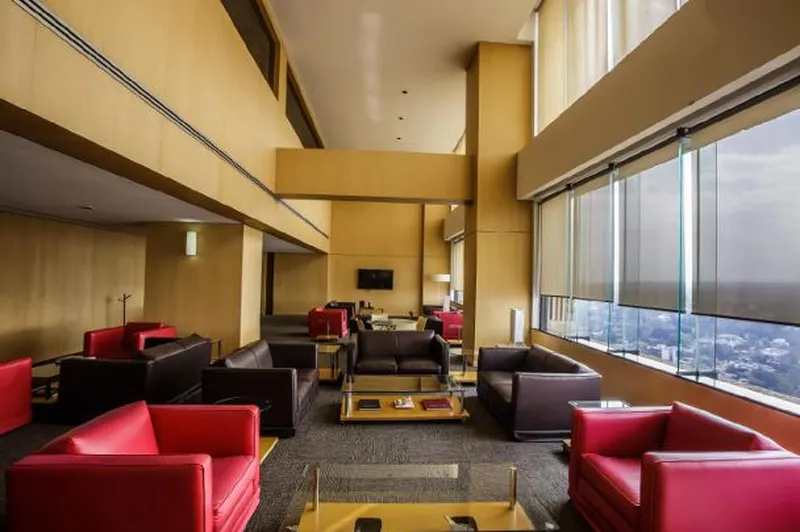 bar lounge.JPG