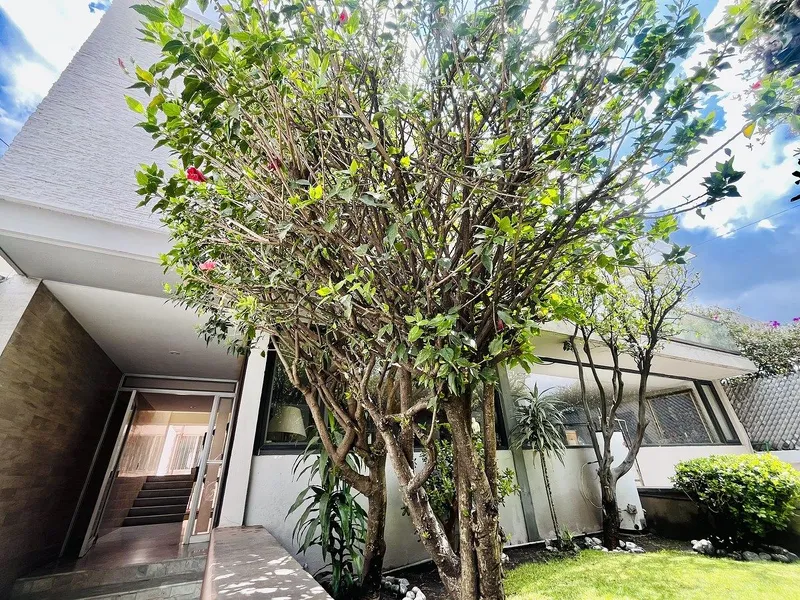 Casa en venta · Lomas de Tecamachalco, Naucalpan de Juárez, Estado de México Casa en venta · Lomas de Tecamachalco, Naucalpan de Juárez, Estado de México