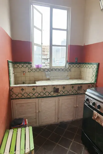Cocina luminosa y sencilla buena.png