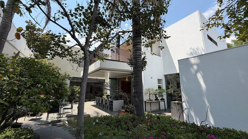 Casa en venta · Bosque de las Lomas, Miguel Hidalgo, Ciudad de México Casa en venta · Bosque de las Lomas, Miguel Hidalgo, Ciudad de México