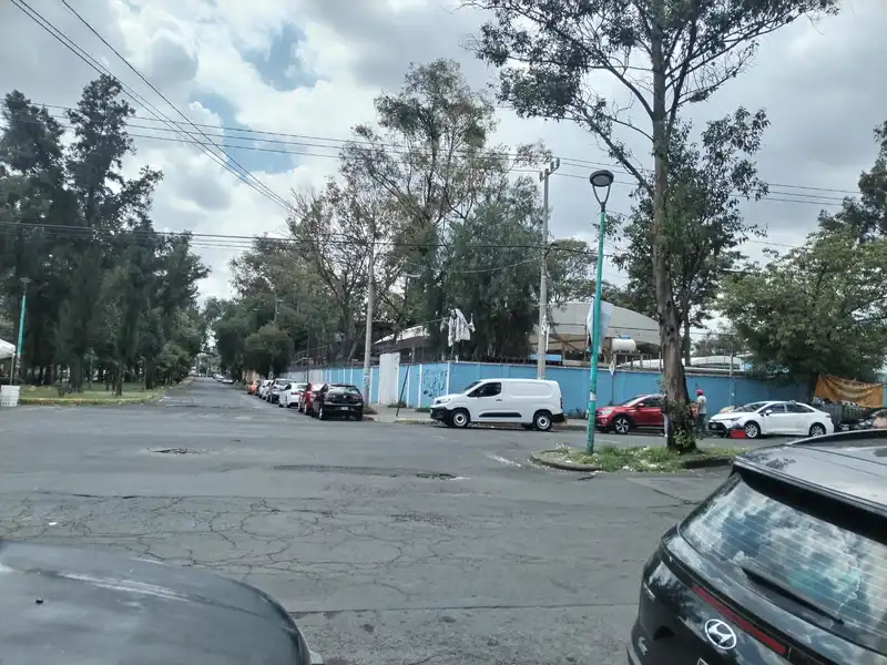 2.Vista hacia la calle principal.jpeg