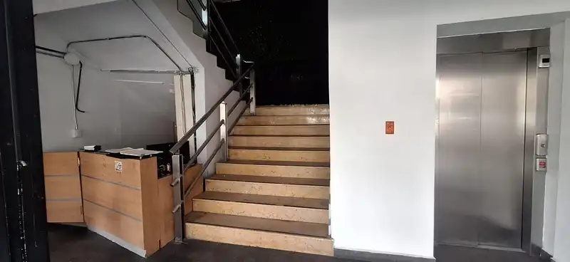 3  RECEPCIÓN Y ELEVADOR.jpeg