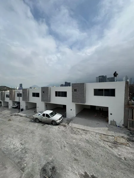 Casa en venta · Cumbres del Valle, Monterrey, Nuevo León