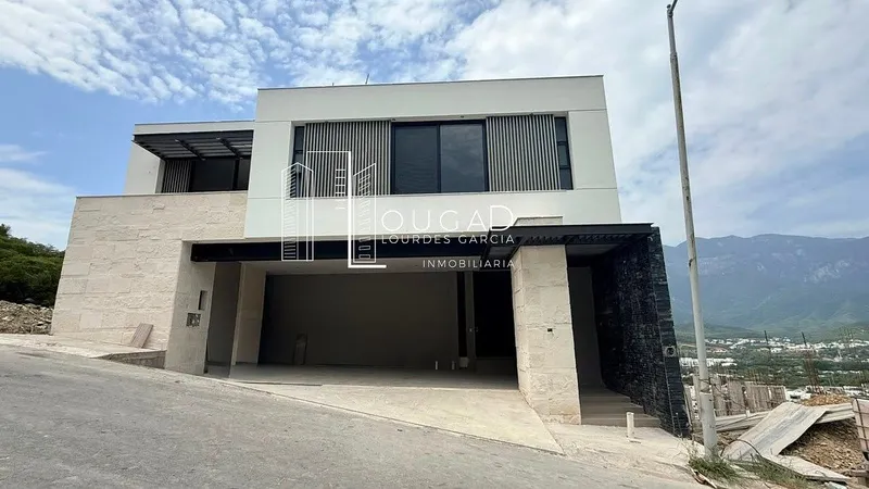 Casa en venta · Castaños del Vergel, Monterrey, Nuevo León