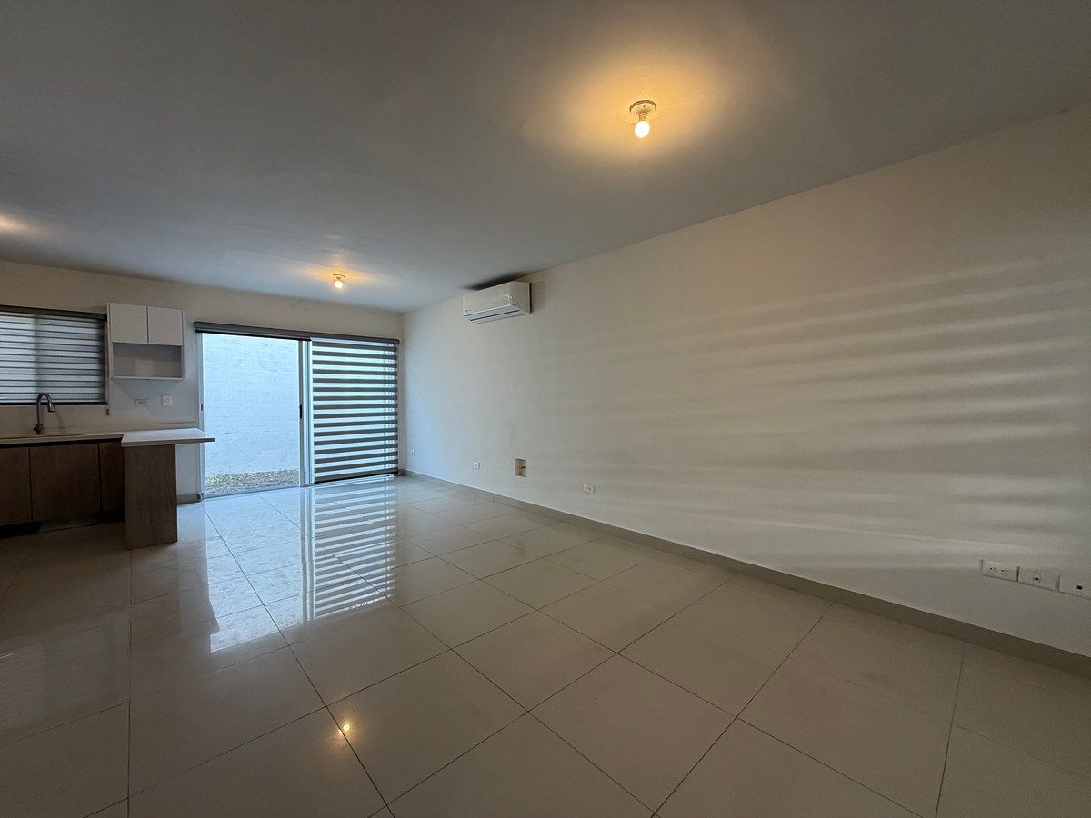 Casa en venta · Cumbres Provenza, García, Nuevo León Casa en venta · Cumbres Provenza, García, Nuevo León