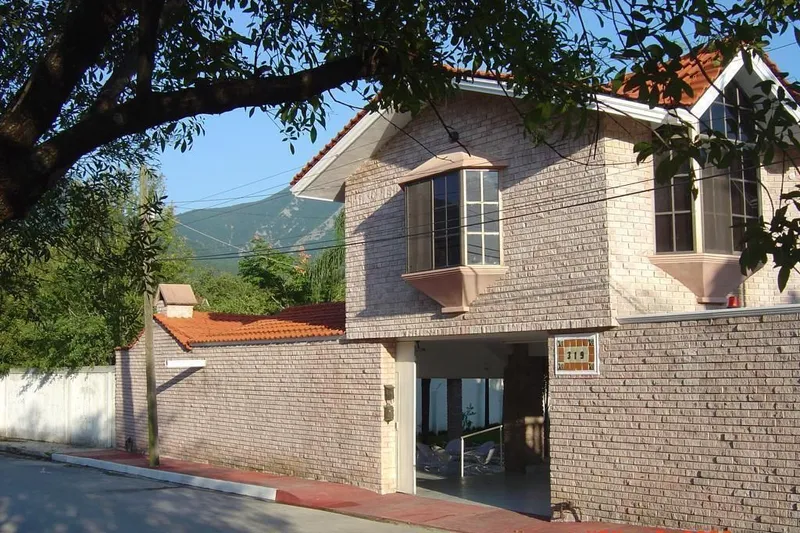 Casa en venta · Yerbaniz, Santiago, Nuevo León
