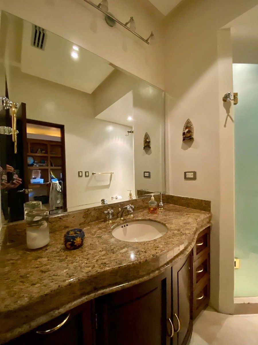 Casa en venta · Lomas Del Valle, San Pedro Garza García, Nuevo León Casa en venta · Lomas Del Valle, San Pedro Garza García, Nuevo León