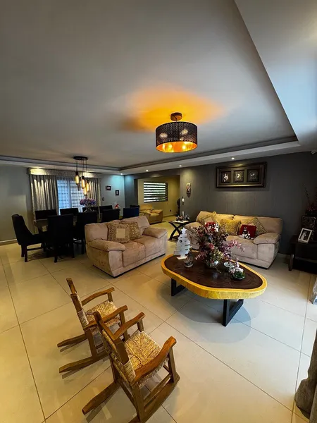 Casa en venta · Contry la Silla, Guadalupe, Nuevo León