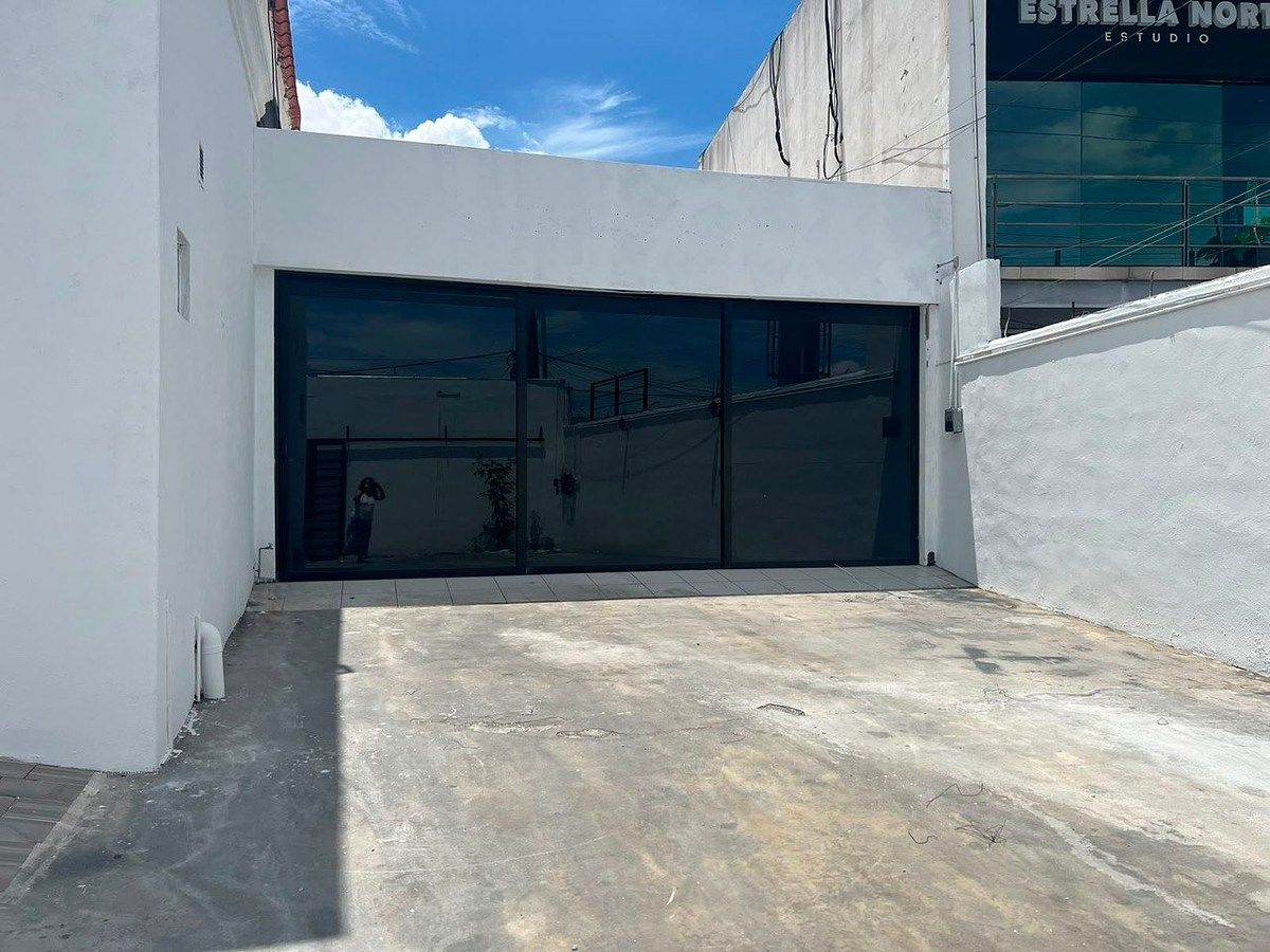 Comercio en renta · Las Cumbres 2 Sector, Monterrey, Nuevo León
