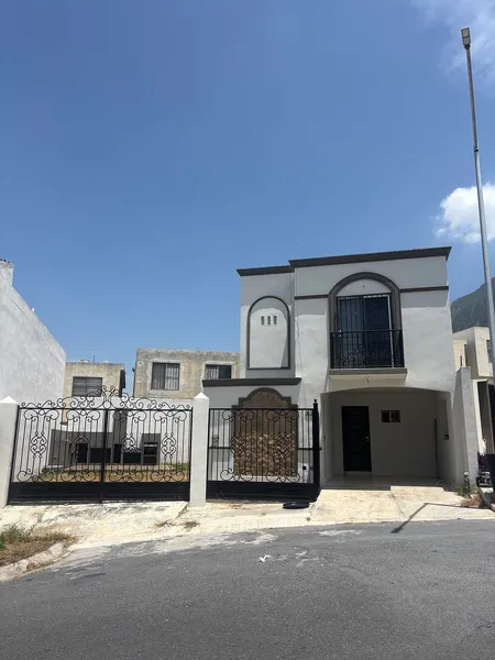 Casa en venta · Colinas del Huajuco, Monterrey, Nuevo León Casa en venta · Colinas del Huajuco, Monterrey, Nuevo León