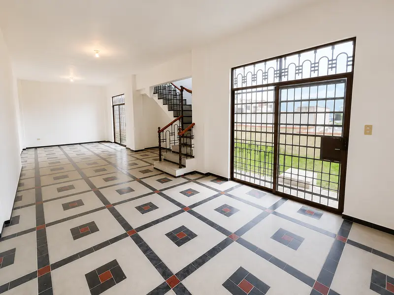 Casa en venta · Las Cumbres 5 Sector, Monterrey, Nuevo León Casa en venta · Las Cumbres 5 Sector, Monterrey, Nuevo León