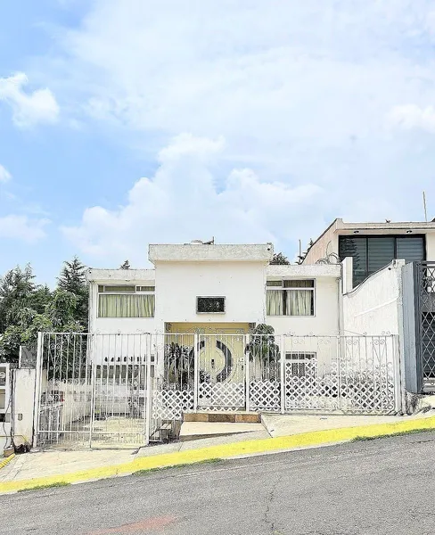 Casa en venta · Lomas Verdes 4a Sección, Naucalpan de Juárez, Estado de México Casa en venta · Lomas Verdes 4a Sección, Naucalpan de Juárez, Estado de México
